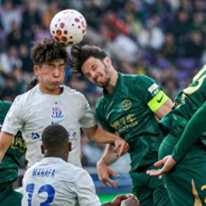 欧冠官网app下载-联赛才踢两轮，申花阵容已“面目全非”，斯卢茨基对残阵拼下一分并不满意|上海申花|鲁迪·盖伊|客场|浙江队|上海申花足球俱乐部_新浪体育_新浪新闻